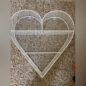 White wire heart shelf
